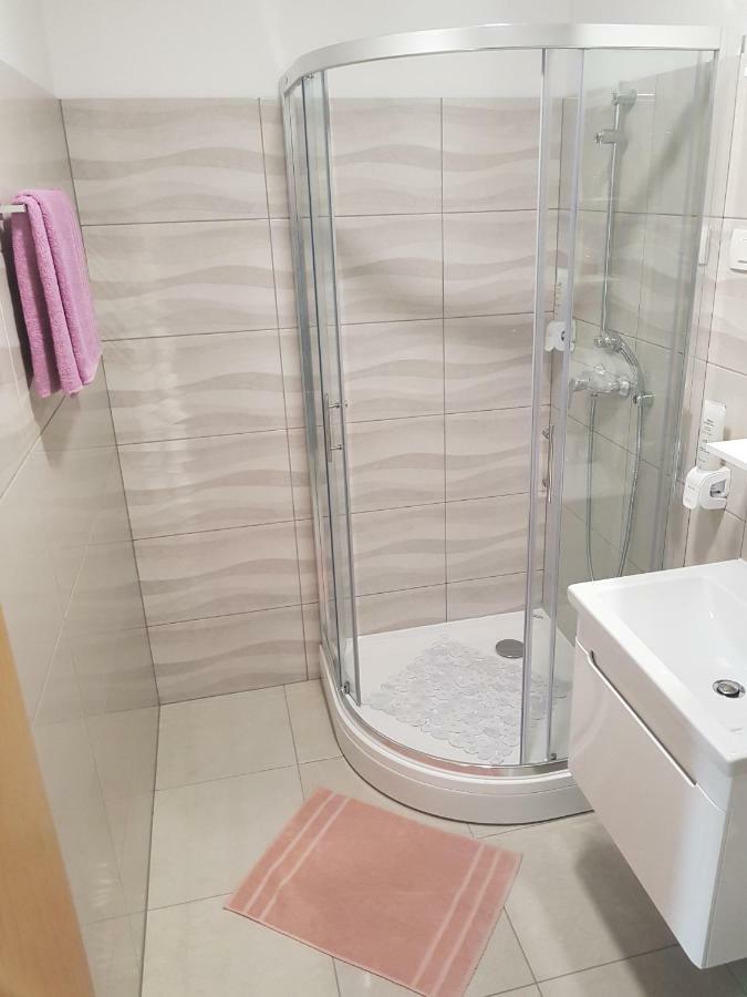 Apartmaji Jankovic Logatec Zewnętrze zdjęcie