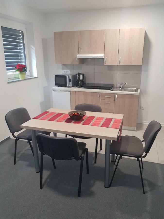 Apartmaji Jankovic Logatec Zewnętrze zdjęcie