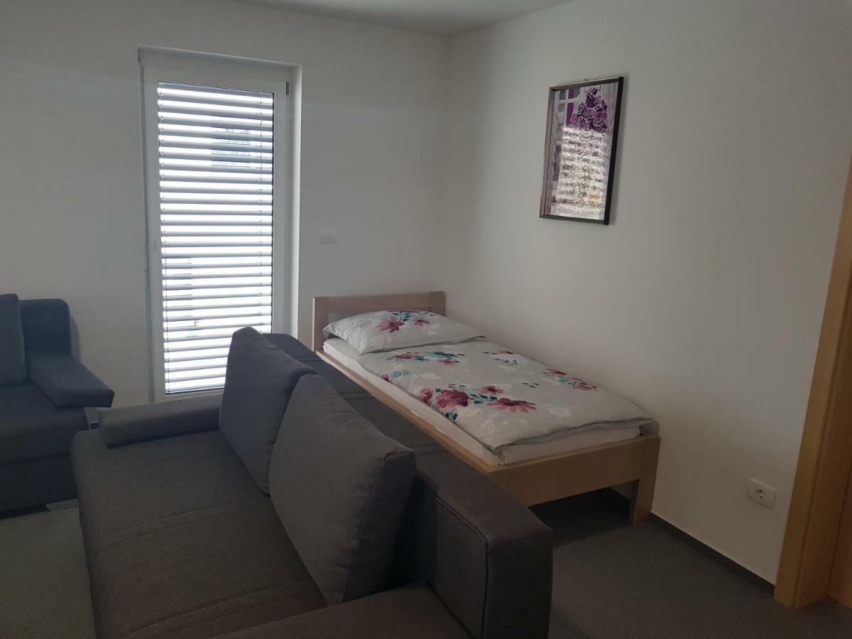 Apartmaji Jankovic Logatec Zewnętrze zdjęcie